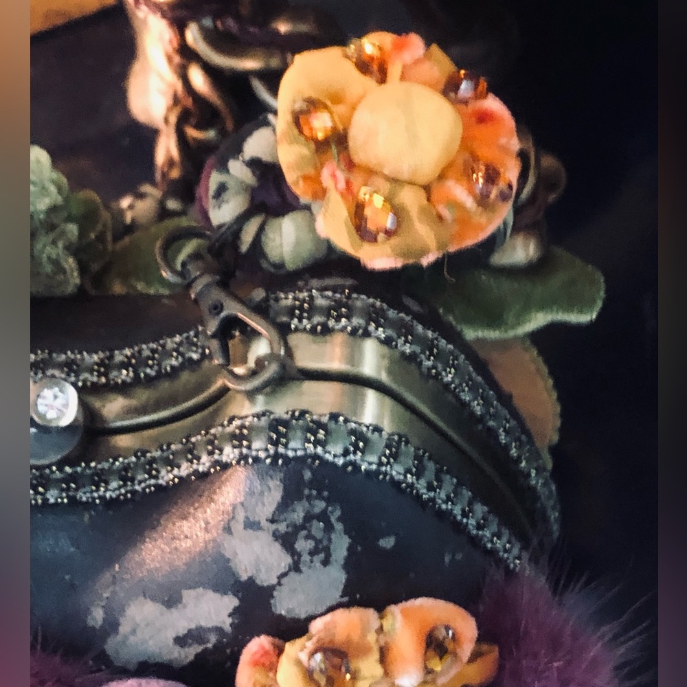 ((SPECIAL PURSE For VERY SPECIAL FRIEND)) Mary Frances Velvet FloraL Women's BAG - Picture 12 of 14